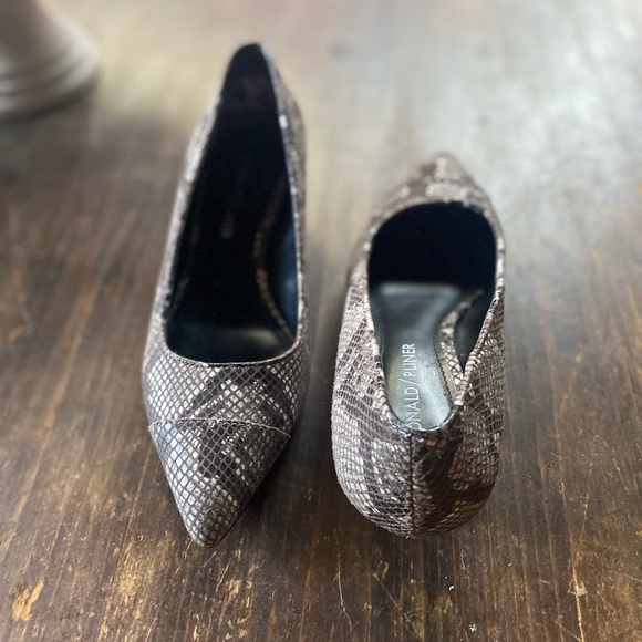 Snakeskin Heels - Picture 4 of 16